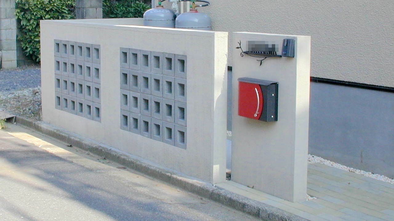 スリットブロックを入れた塀