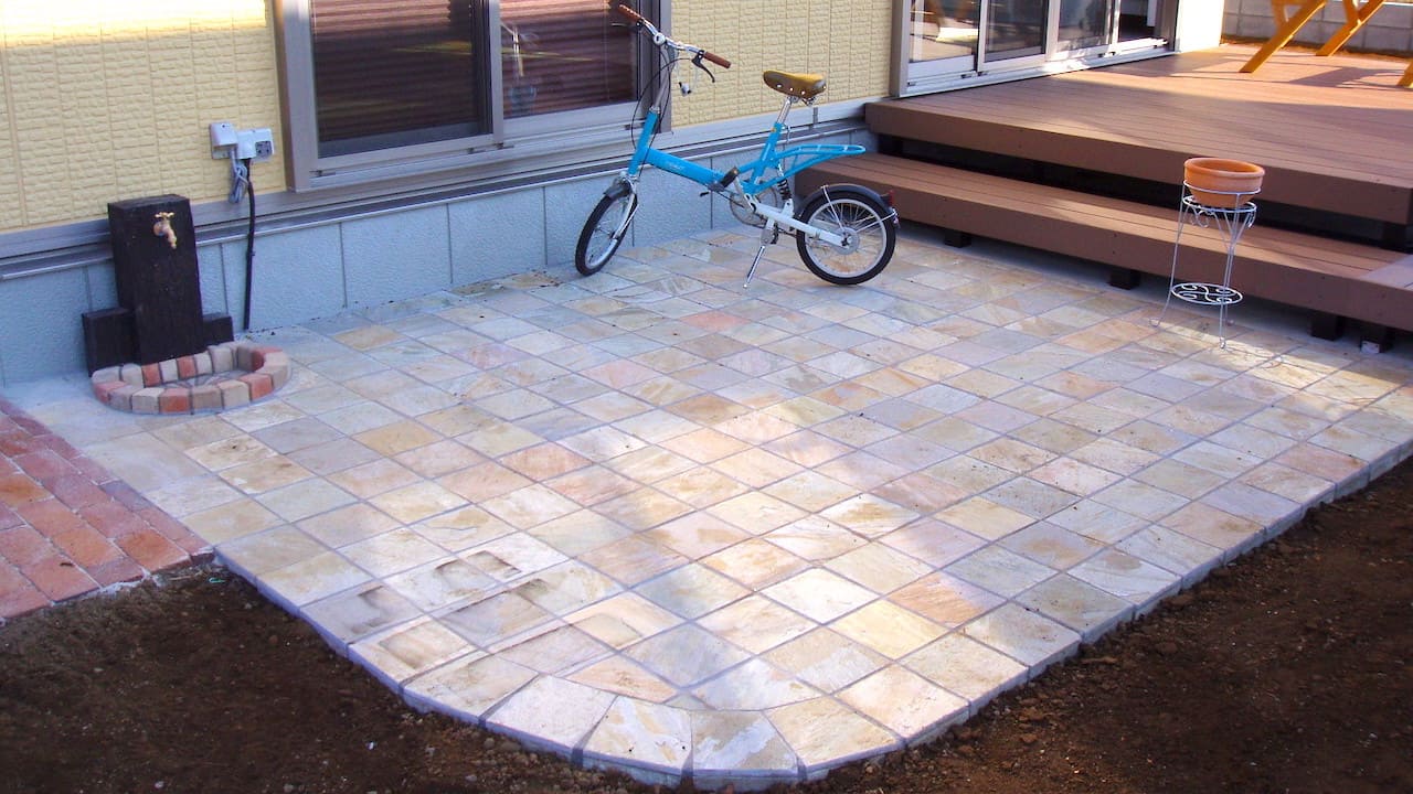 バーベキューができるおしゃれな庭施工例