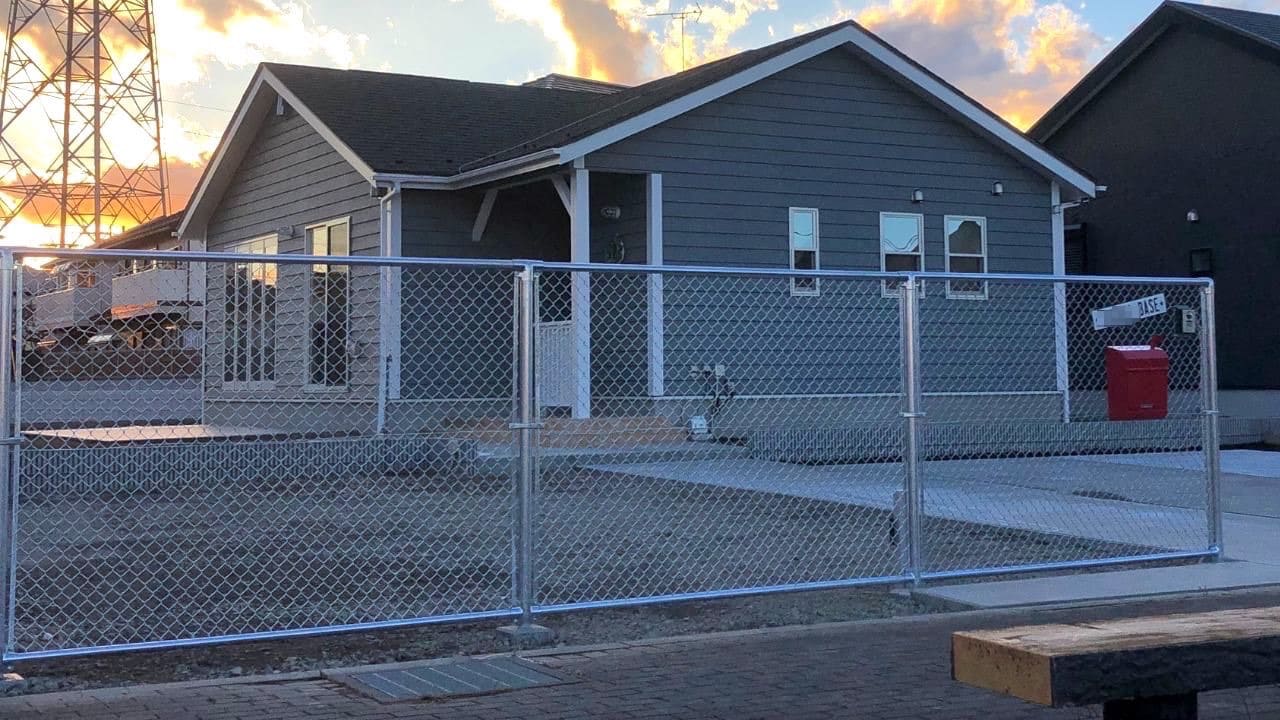 道路境界に施工したアメリカンフェス