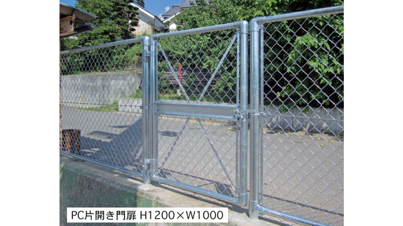 扉仕様のアメリカンフェンス