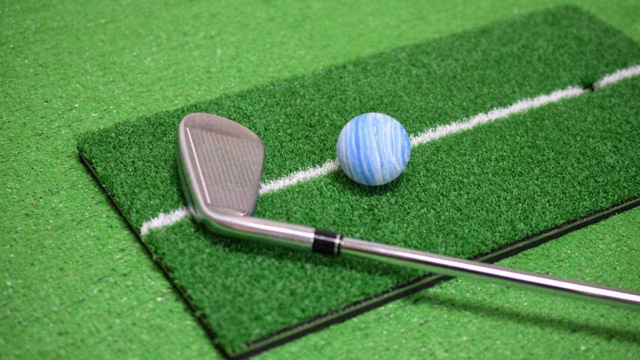 庭のゴルフ練習場