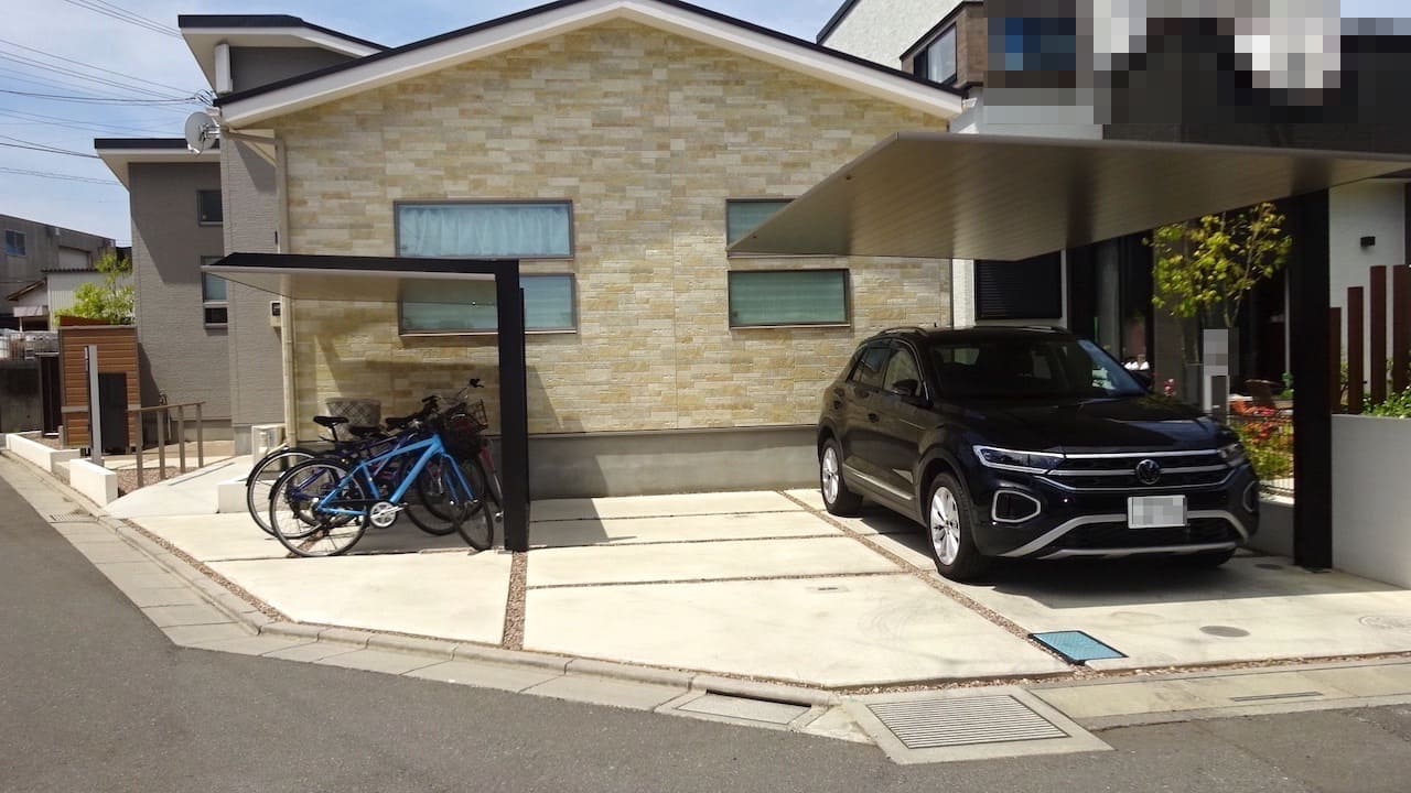 平屋の家に合うかっこいいカーポートSC