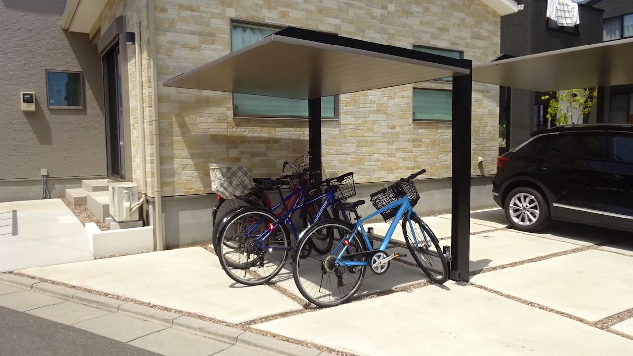 自転車置き場の屋根に「カーポートSCミニ」