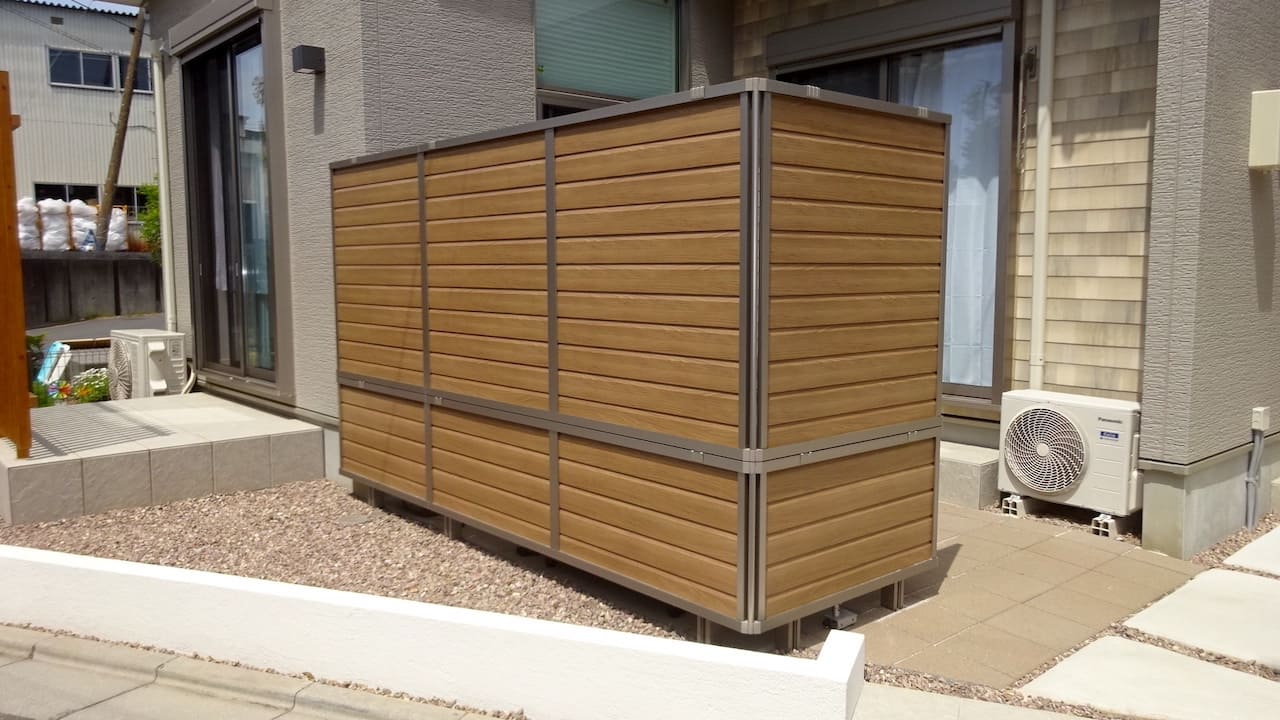 独立型のおしゃれな目隠しフェンス