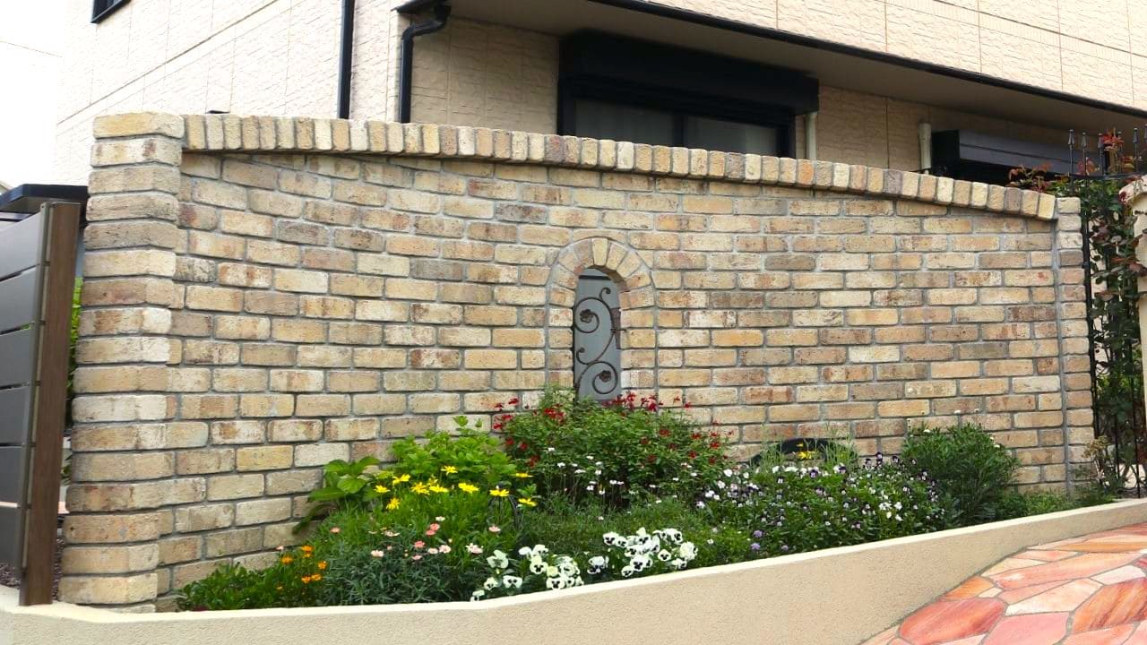 ディーズガーデン物置がある施工例【パーゴラテラスを作った庭工事です】