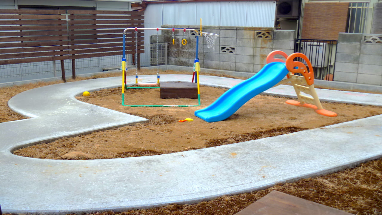 バーベキューができるおしゃれな庭施工例