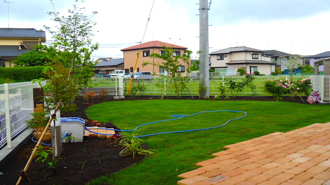 バーベキューができるおしゃれな庭施工例