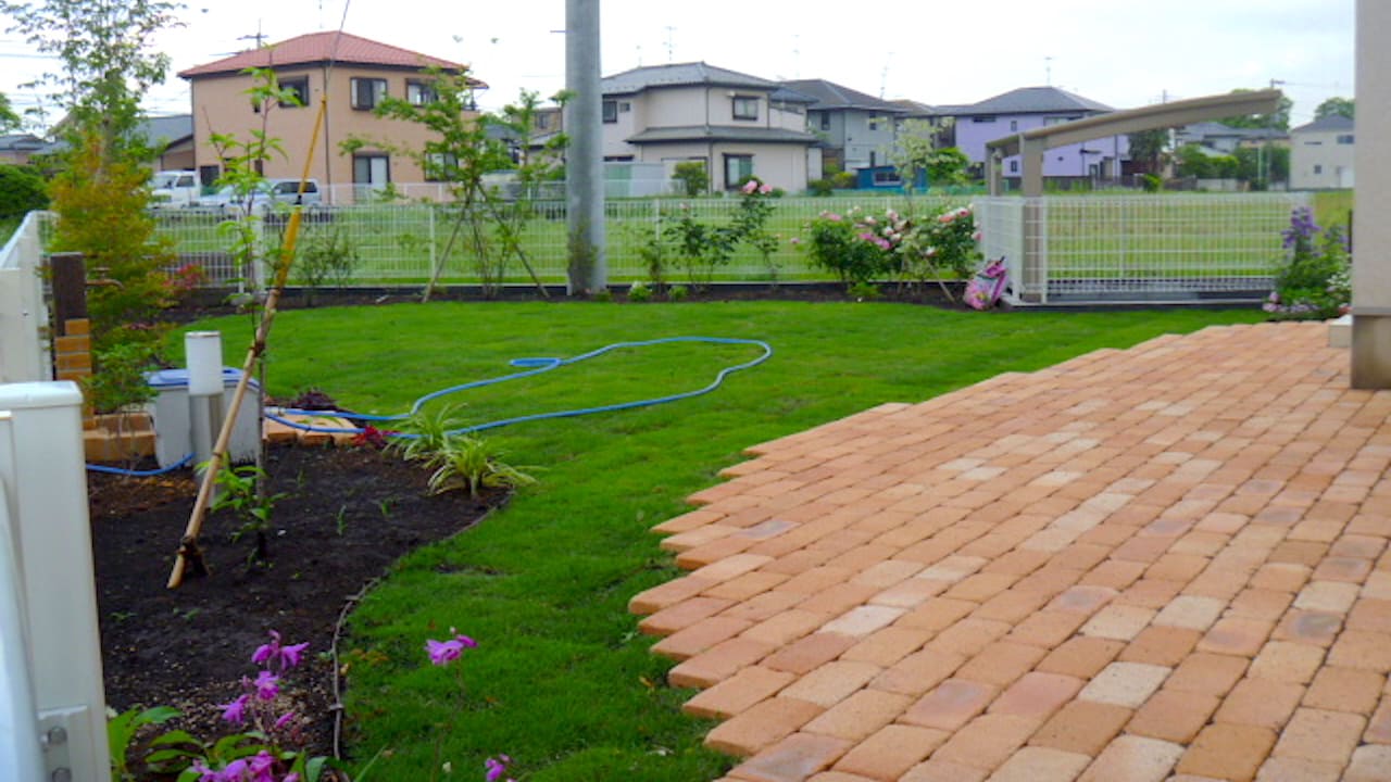 バーベキューができるおしゃれな庭施工例