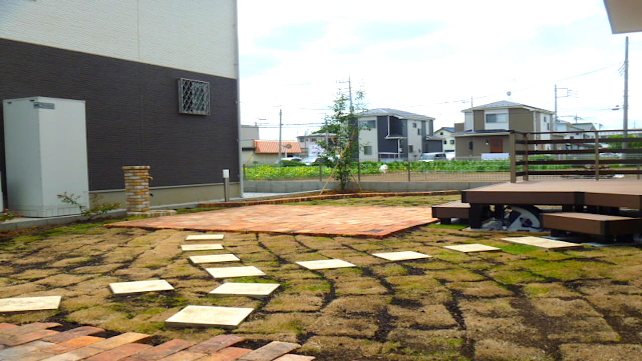 バーベキューができるおしゃれな庭施工例