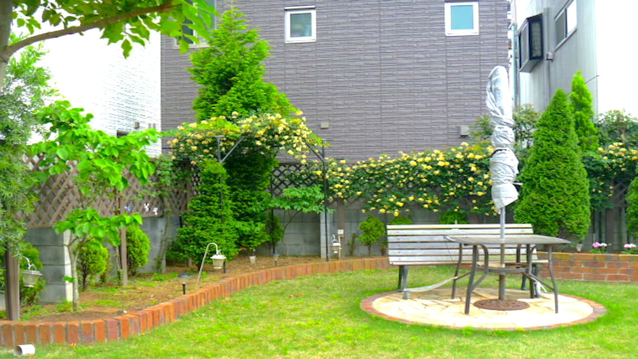 バーベキューができるおしゃれな庭施工例