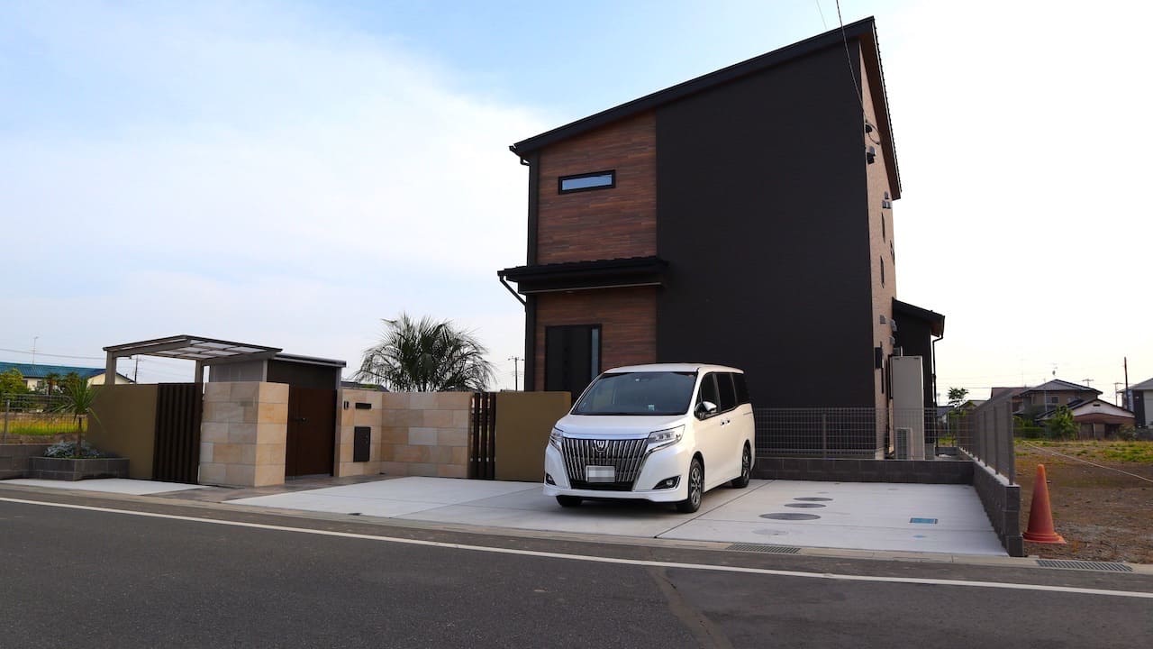 リゾート風の庭がある外構