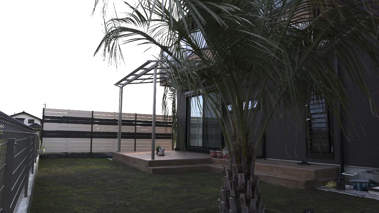 バーベキューができるおしゃれな庭施工例