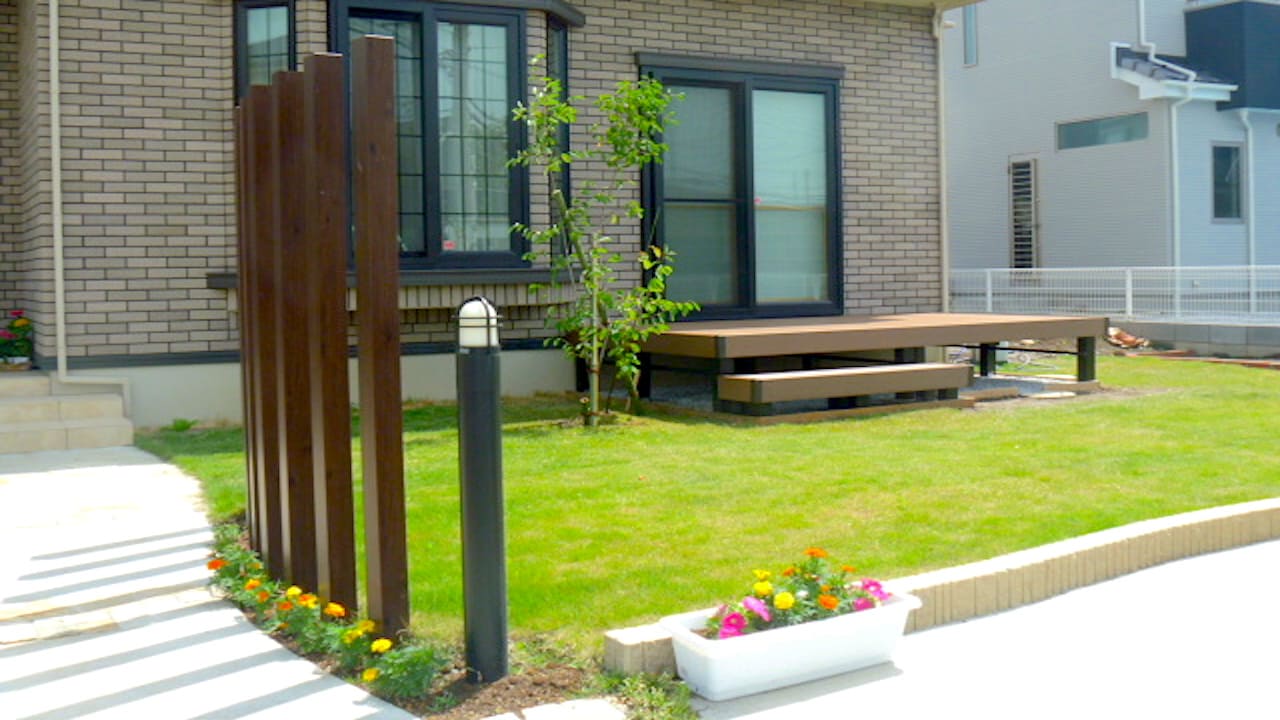 バーベキューができるおしゃれな庭施工例