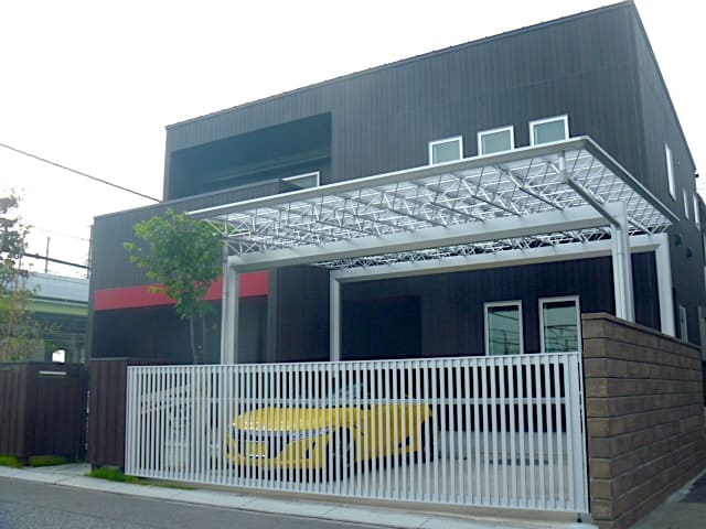 化粧ブロック「ウッドウォール」を施工した角地外構