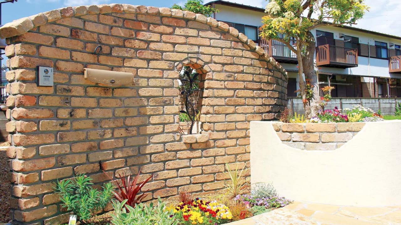 アンティークベージュ色のレンガ「イストブリック」